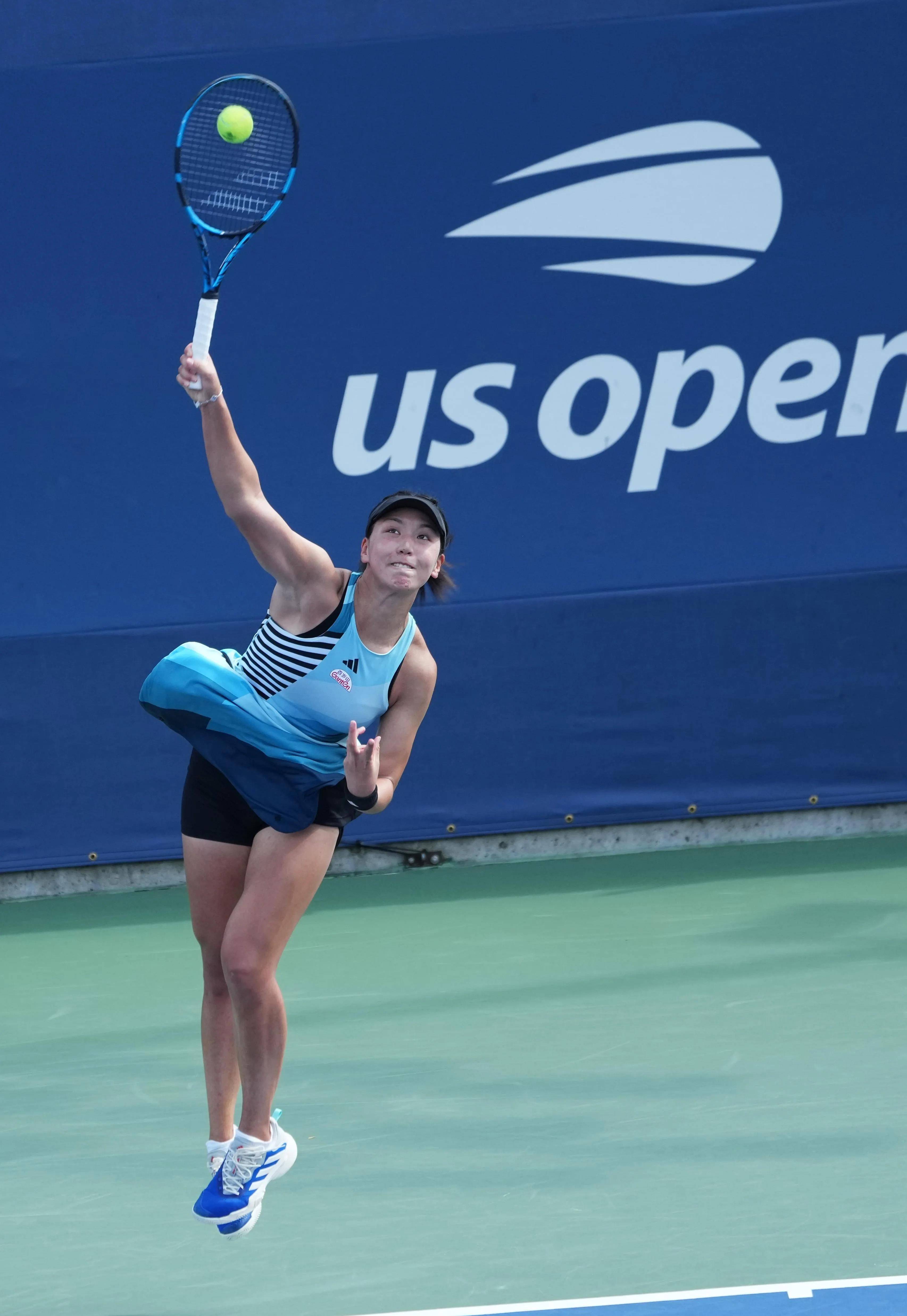 球员纷纷发 球员纷纷发