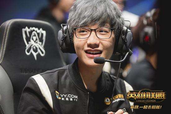 他们一贯坚 他们一贯坚